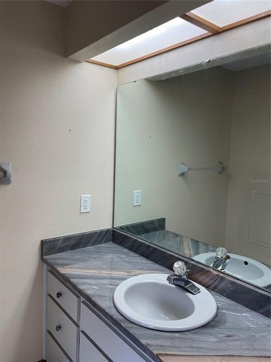 For Rent: $2,195 (3 beds, 2 baths, 1598 Square Feet)