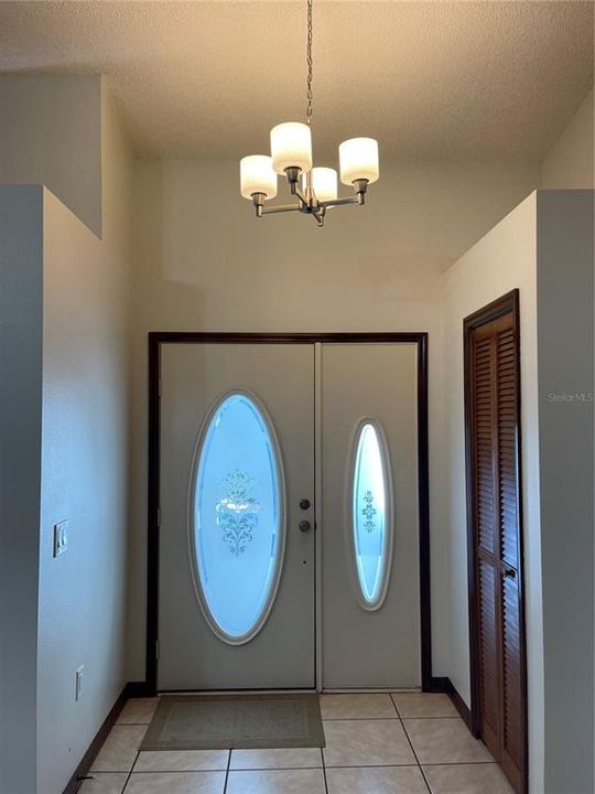 For Rent: $2,195 (3 beds, 2 baths, 1598 Square Feet)