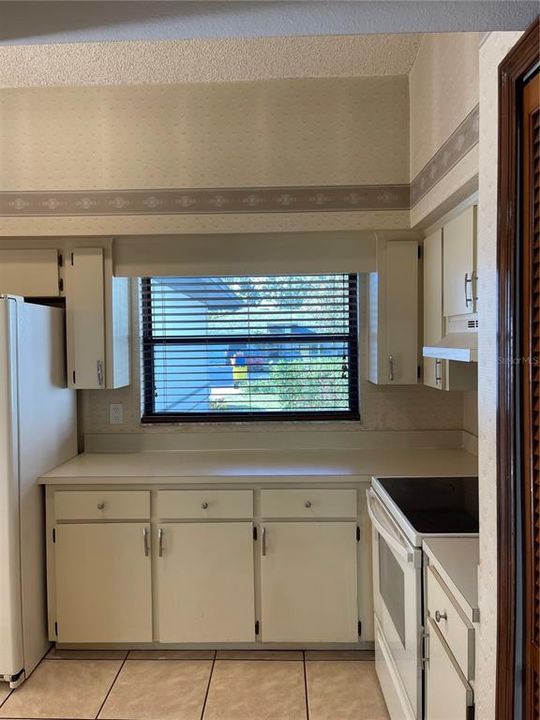 For Rent: $2,195 (3 beds, 2 baths, 1598 Square Feet)