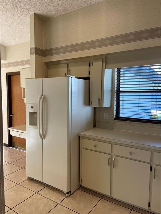 For Rent: $2,195 (3 beds, 2 baths, 1598 Square Feet)