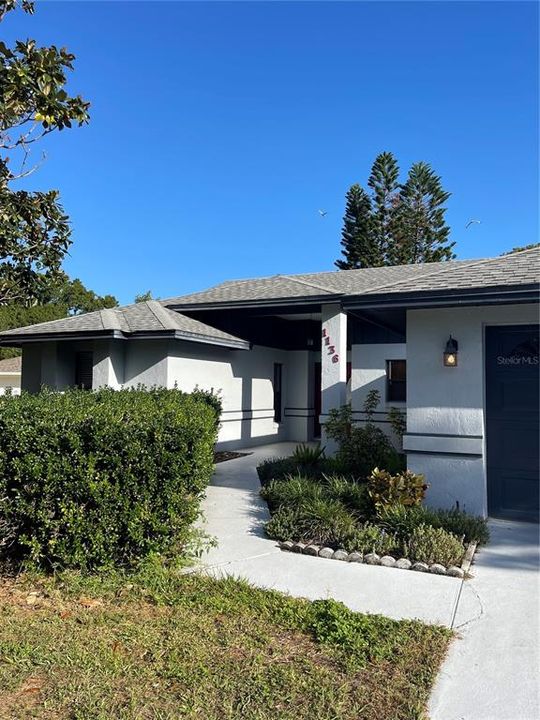 For Rent: $2,195 (3 beds, 2 baths, 1598 Square Feet)