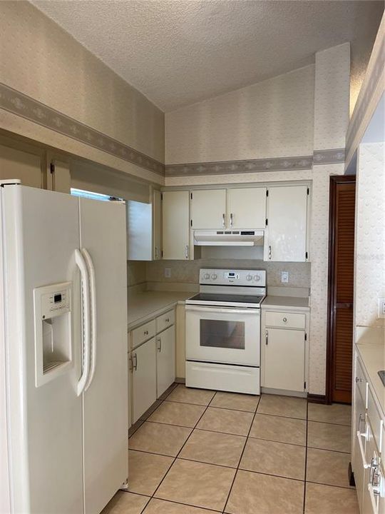 For Rent: $2,195 (3 beds, 2 baths, 1598 Square Feet)