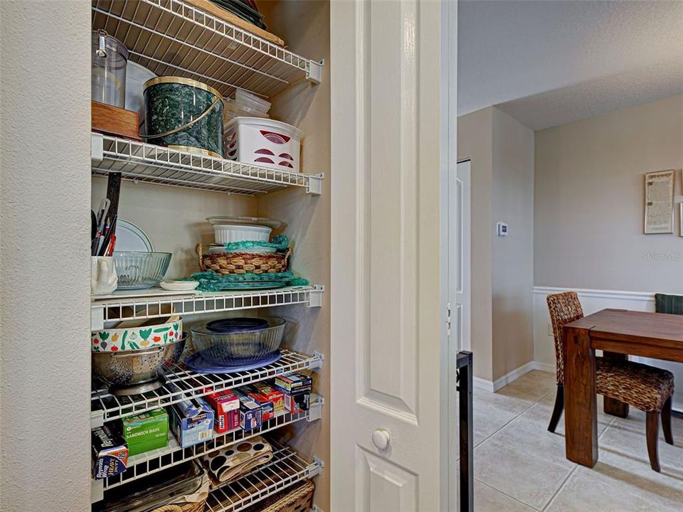 合同活跃: $295,000 (2 贝兹, 2 浴室, 1358 平方英尺)