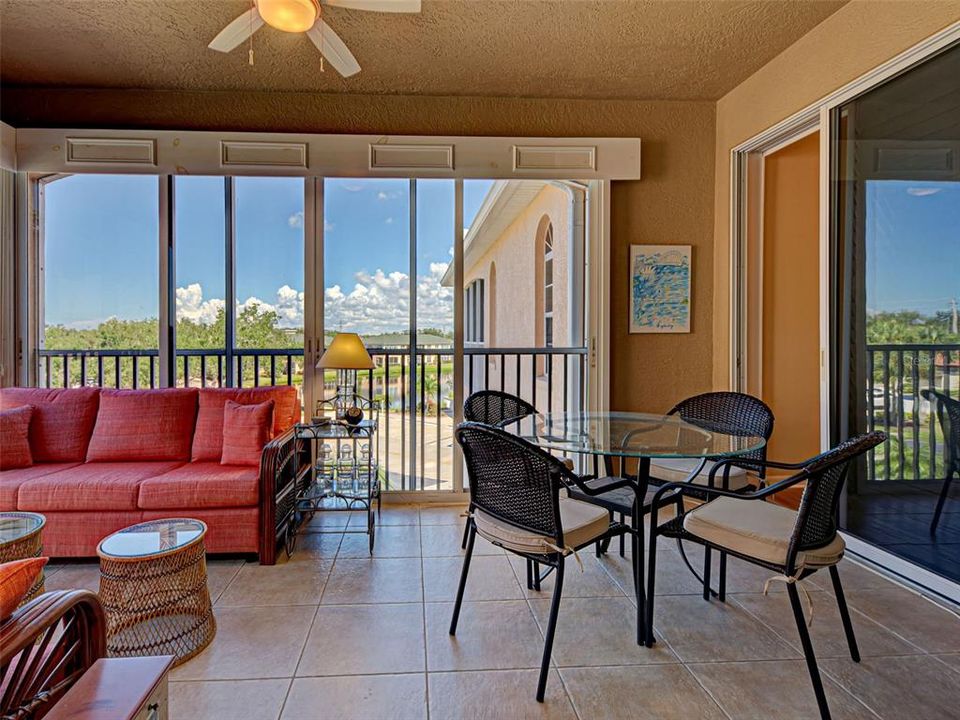 合同活跃: $295,000 (2 贝兹, 2 浴室, 1358 平方英尺)