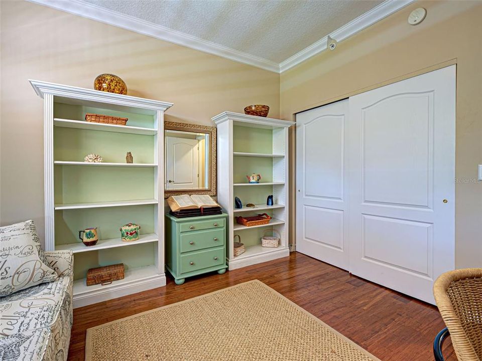 合同活跃: $295,000 (2 贝兹, 2 浴室, 1358 平方英尺)