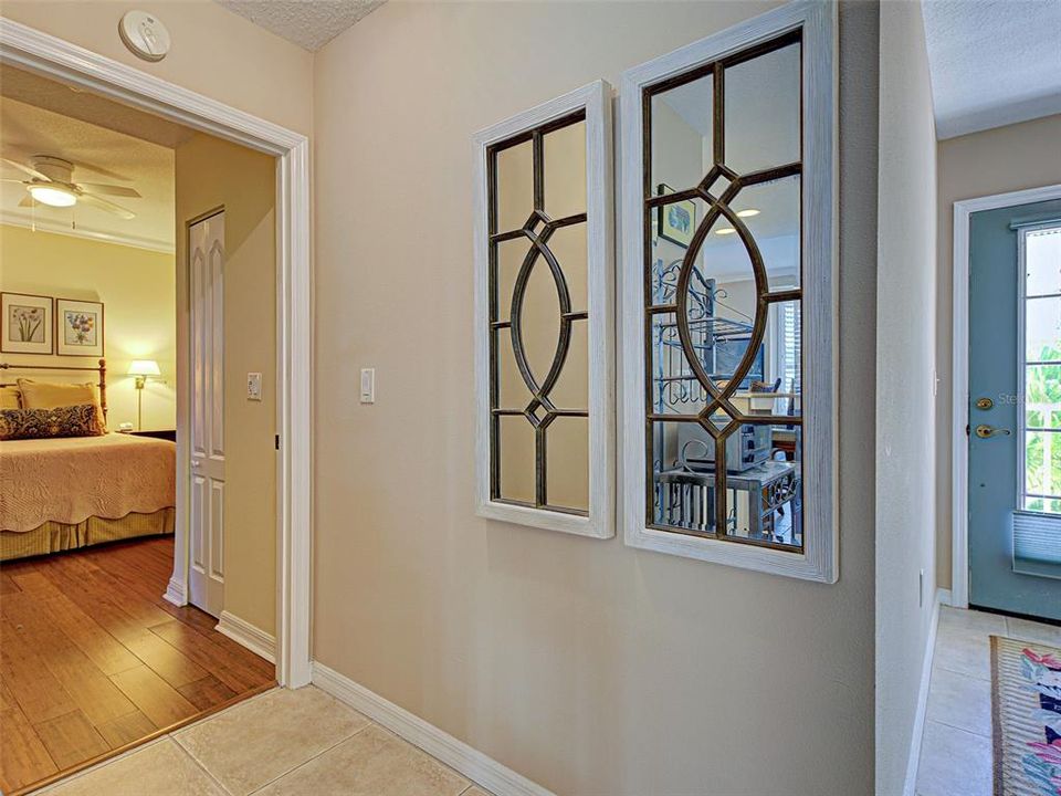 合同活跃: $295,000 (2 贝兹, 2 浴室, 1358 平方英尺)