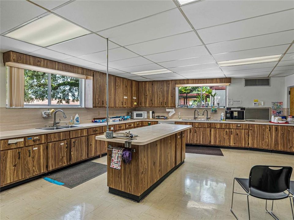 待售: $1,900,000 (0 贝兹, 0 浴室, 18278 平方英尺)