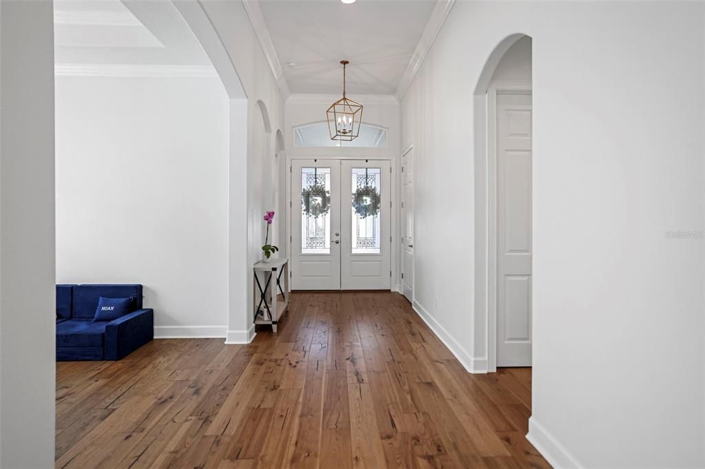 合同活跃: $1,345,000 (4 贝兹, 3 浴室, 2618 平方英尺)