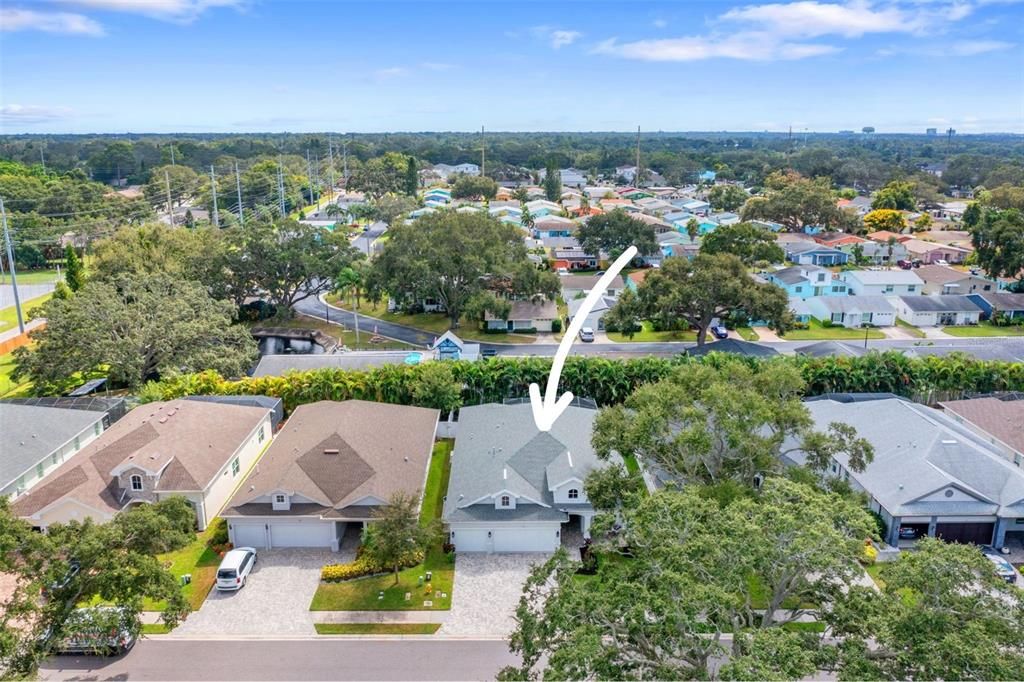 合同活跃: $1,345,000 (4 贝兹, 3 浴室, 2618 平方英尺)