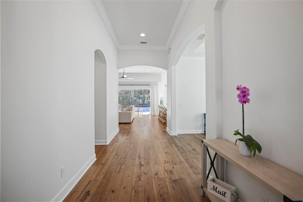 合同活跃: $1,345,000 (4 贝兹, 3 浴室, 2618 平方英尺)