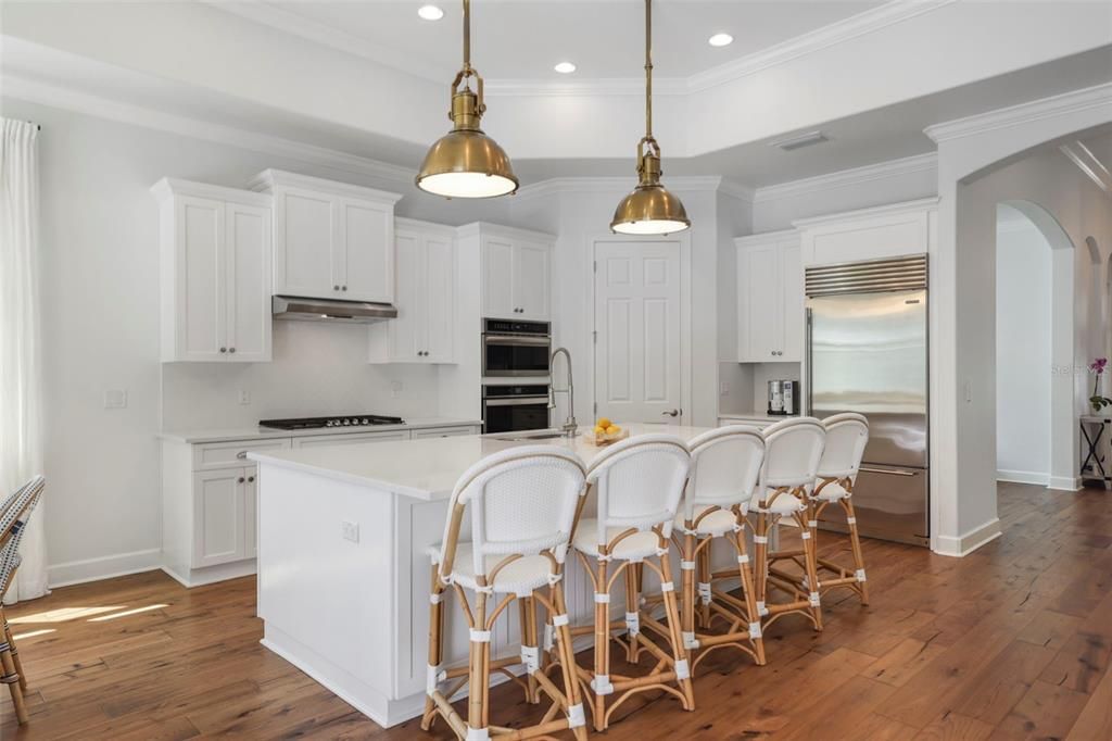 合同活跃: $1,345,000 (4 贝兹, 3 浴室, 2618 平方英尺)