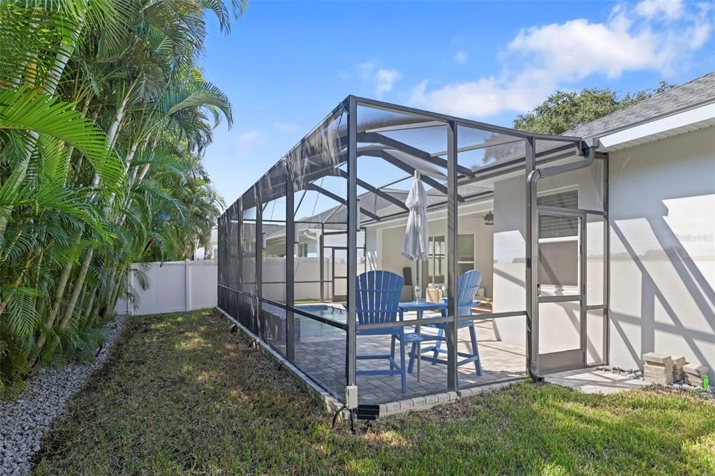 合同活跃: $1,345,000 (4 贝兹, 3 浴室, 2618 平方英尺)