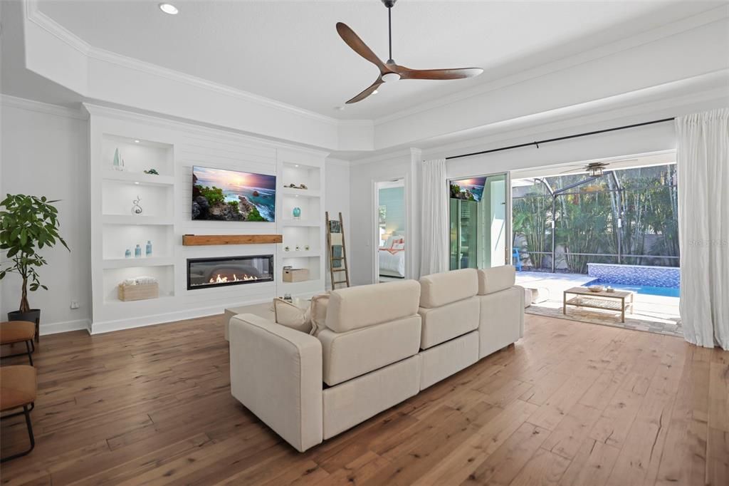 合同活跃: $1,345,000 (4 贝兹, 3 浴室, 2618 平方英尺)