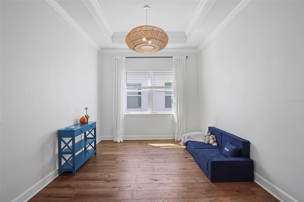 合同活跃: $1,345,000 (4 贝兹, 3 浴室, 2618 平方英尺)