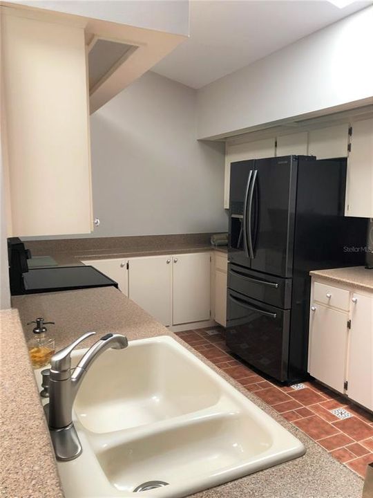 出租: $2,295 (3 贝兹, 2 浴室, 1398 平方英尺)