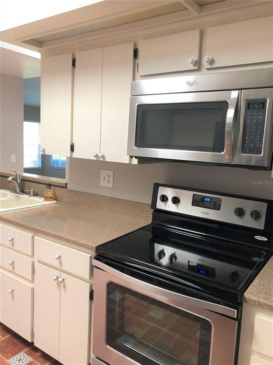 出租: $2,295 (3 贝兹, 2 浴室, 1398 平方英尺)