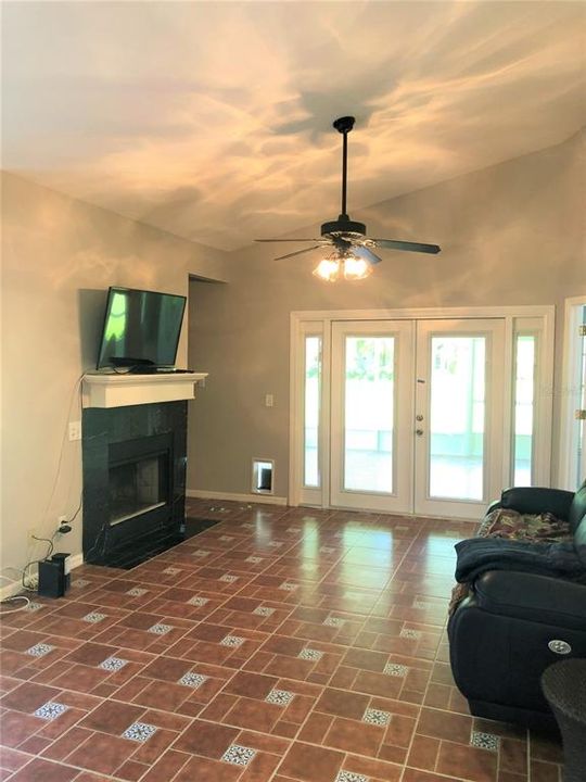 出租: $2,295 (3 贝兹, 2 浴室, 1398 平方英尺)