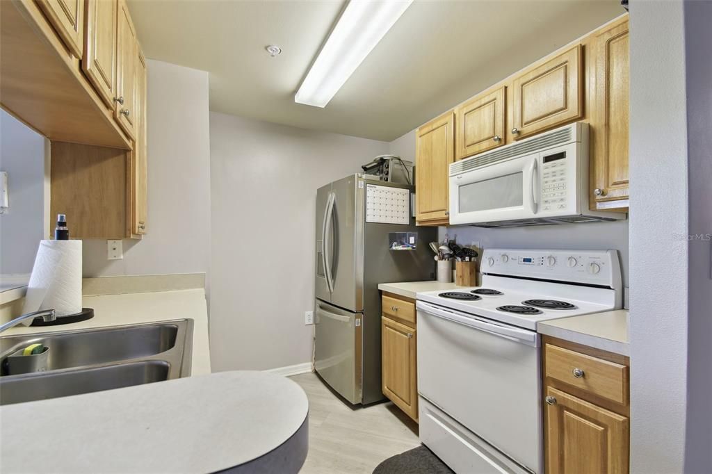 合同活跃: $199,500 (2 贝兹, 2 浴室, 1192 平方英尺)