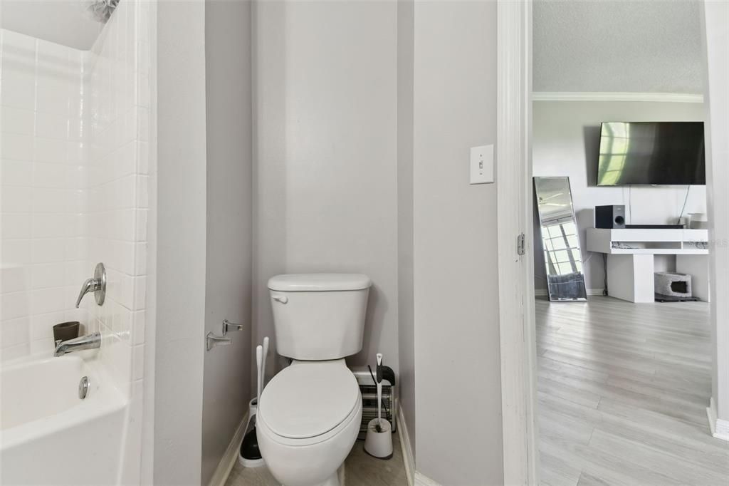 合同活跃: $199,500 (2 贝兹, 2 浴室, 1192 平方英尺)