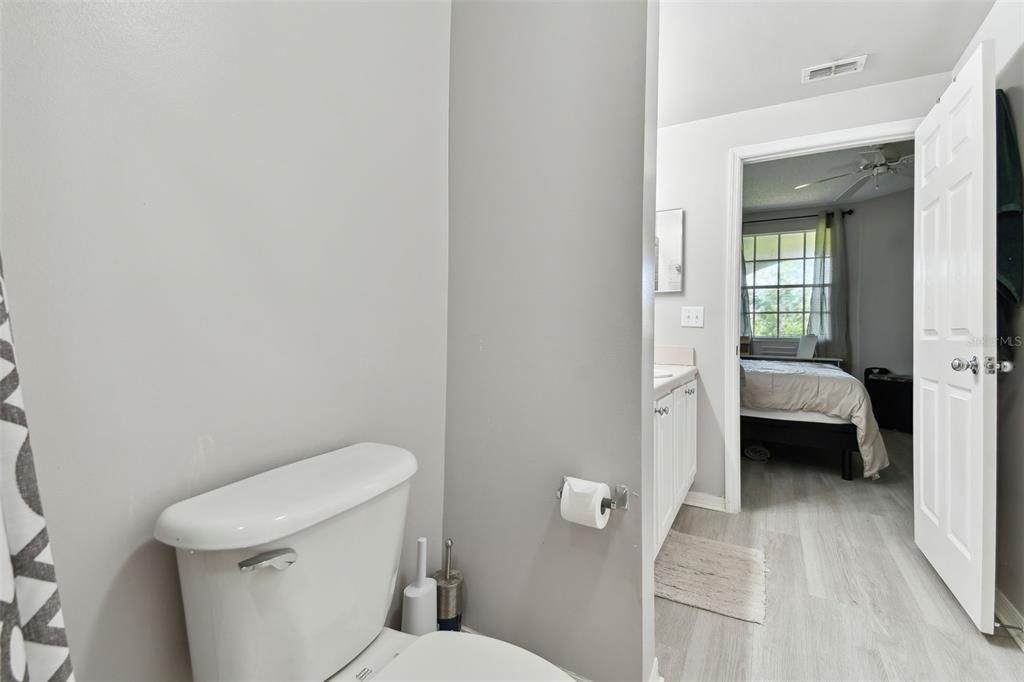 合同活跃: $199,500 (2 贝兹, 2 浴室, 1192 平方英尺)