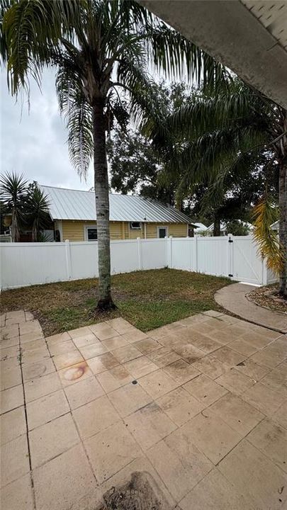 В аренду: $1,850 (2 спален, 2 ванн, 1200 Квадратных фут)