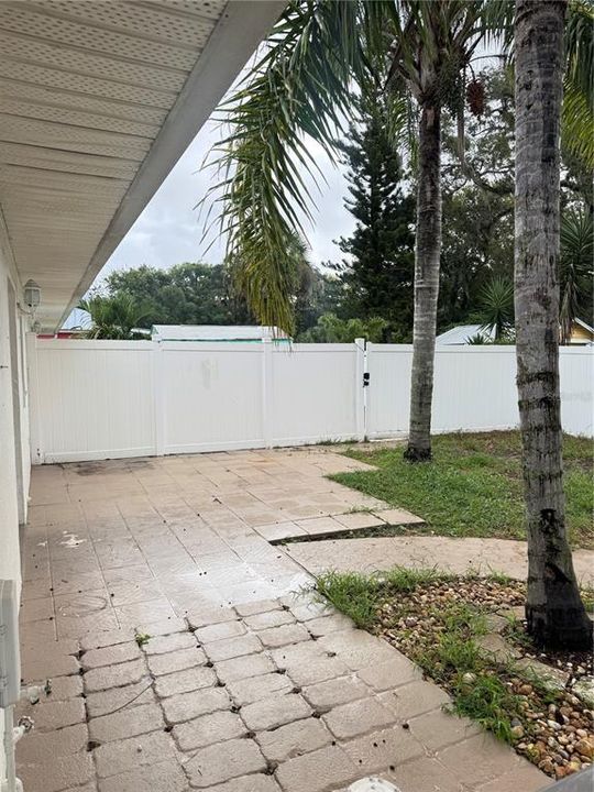 В аренду: $1,850 (2 спален, 2 ванн, 1200 Квадратных фут)