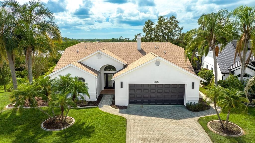 For Sale: $1,150,000 (3 beds, 2 baths, 1648 Square Feet)