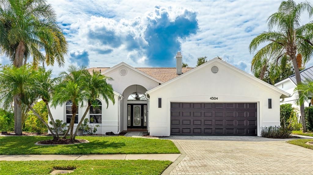 For Sale: $1,150,000 (3 beds, 2 baths, 1648 Square Feet)