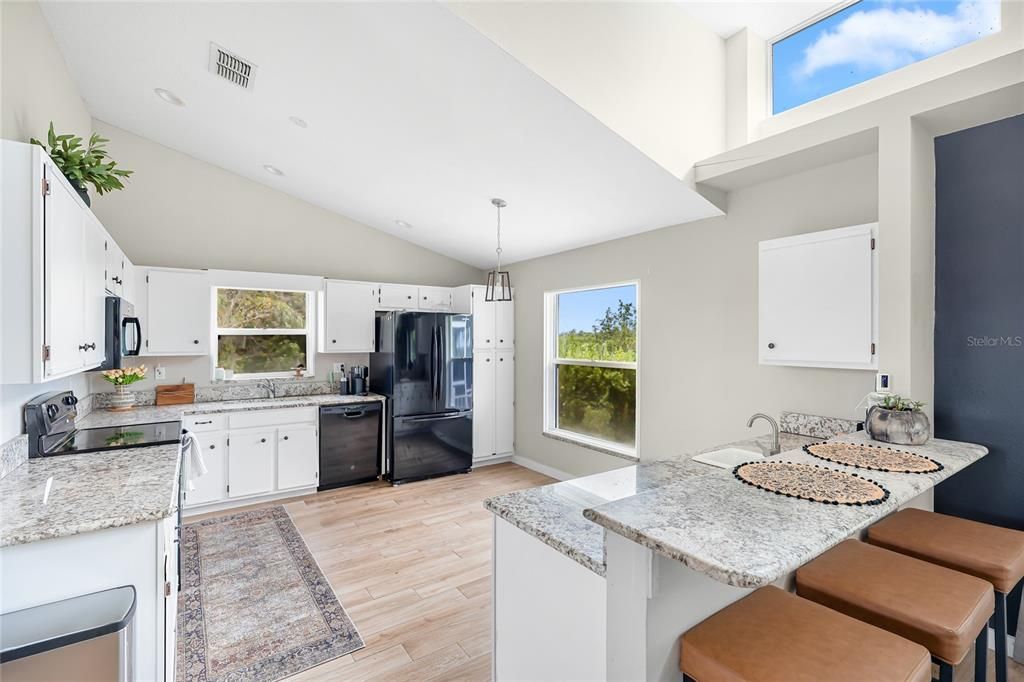 For Sale: $1,150,000 (3 beds, 2 baths, 1648 Square Feet)