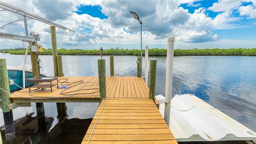 For Sale: $1,150,000 (3 beds, 2 baths, 1648 Square Feet)