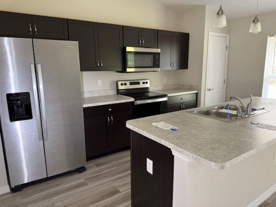 En Venta: $219,000 (3 camas, 2 baños, 1696 Pies cuadrados)