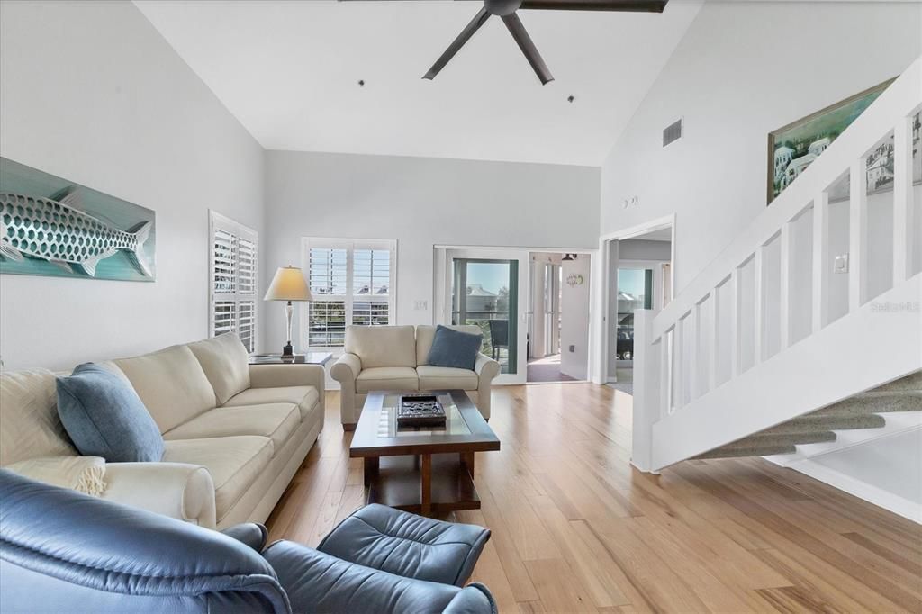 待售: $995,000 (3 贝兹, 3 浴室, 2085 平方英尺)