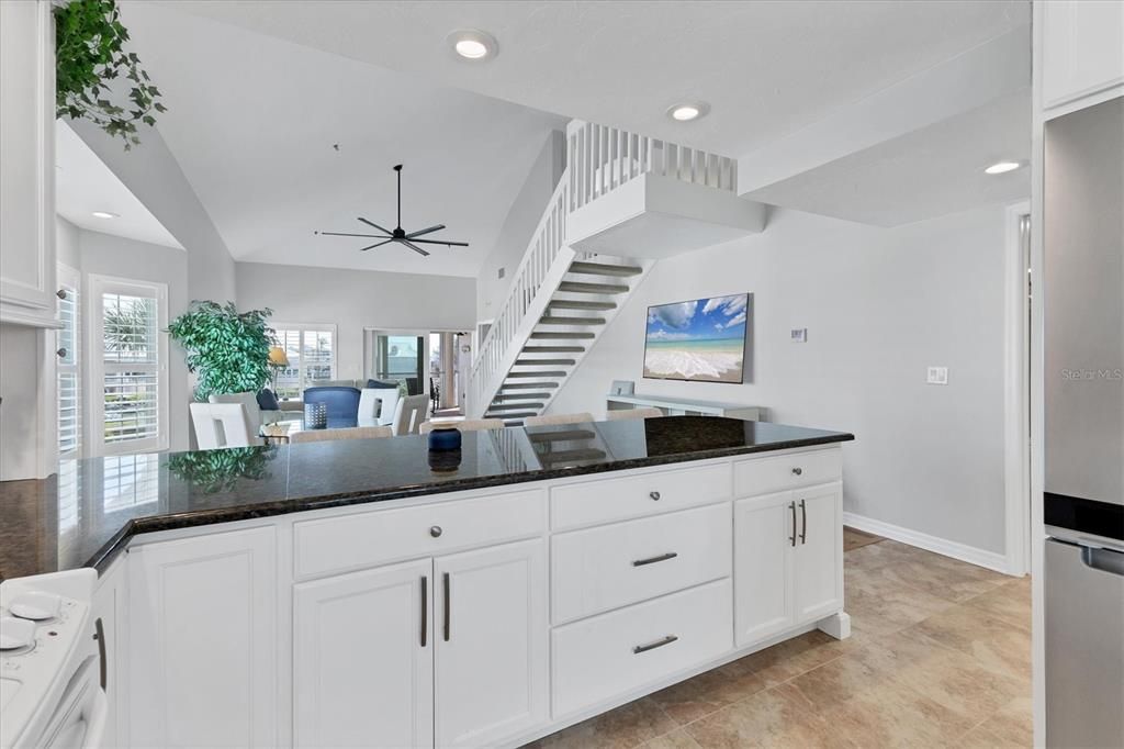 待售: $995,000 (3 贝兹, 3 浴室, 2085 平方英尺)