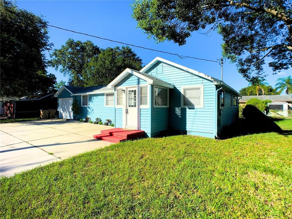 For Sale: $264,900 (2 beds, 1 baths, 952 Square Feet)