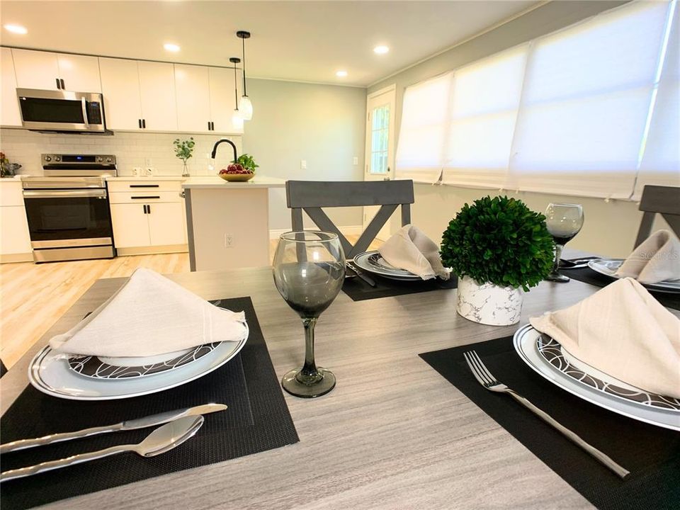 For Sale: $264,900 (2 beds, 1 baths, 952 Square Feet)