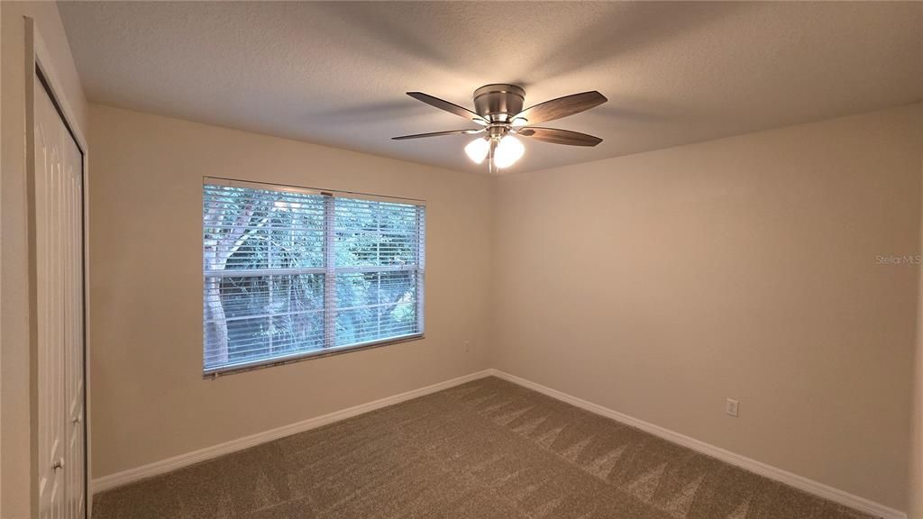 合同活跃: $240,000 (2 贝兹, 2 浴室, 1589 平方英尺)