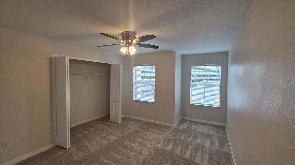 合同活跃: $240,000 (2 贝兹, 2 浴室, 1589 平方英尺)