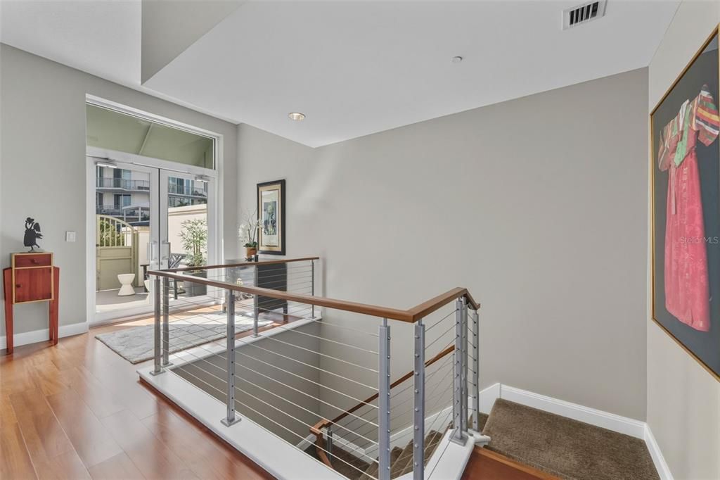 Под контрактом: $900,000 (2 спален, 2 ванн, 1626 Квадратных фут)