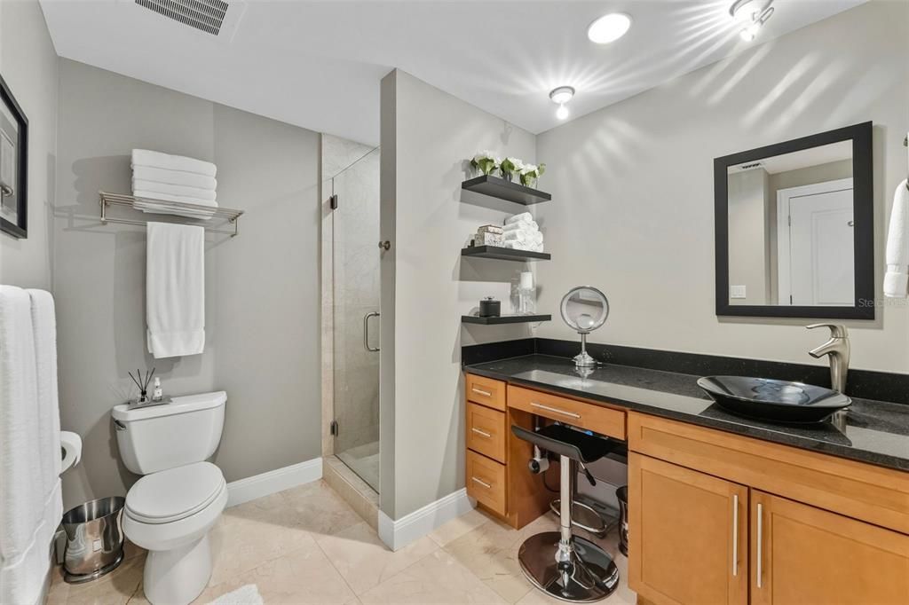 Под контрактом: $900,000 (2 спален, 2 ванн, 1626 Квадратных фут)