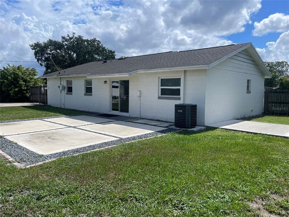 Active With Contract: $2,275 (3 beds, 2 baths, 1223 Square Feet)