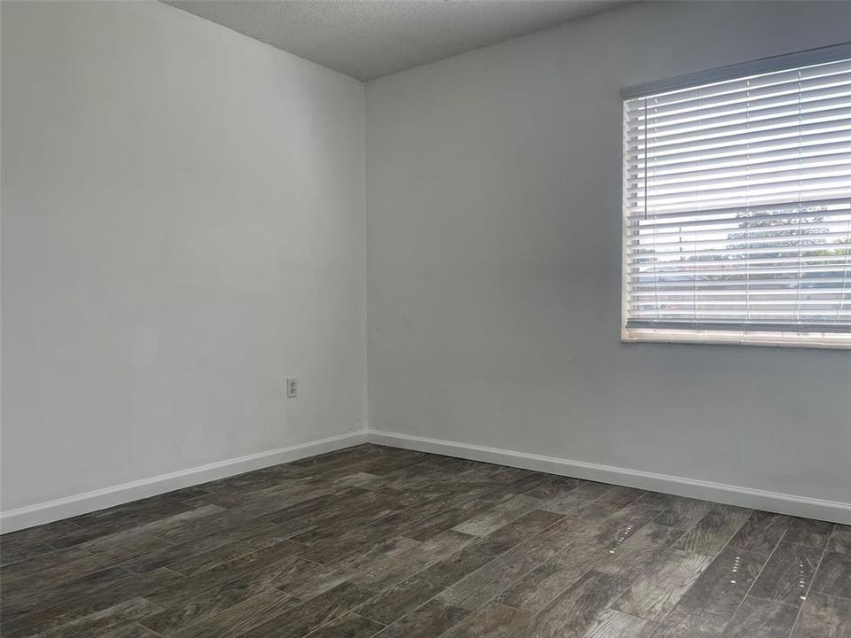 Active With Contract: $2,275 (3 beds, 2 baths, 1223 Square Feet)