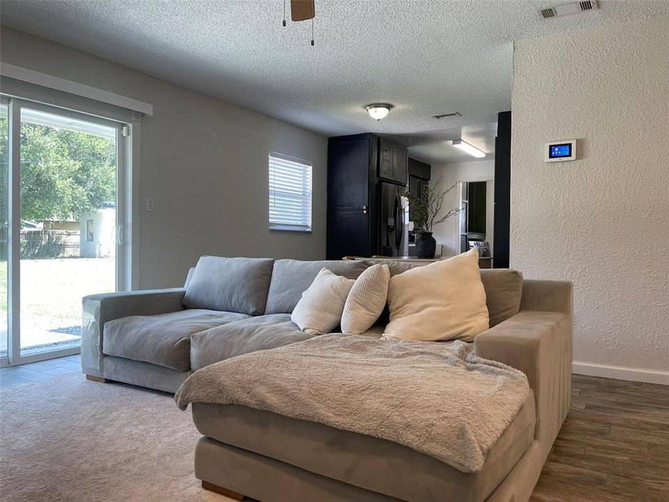 Active With Contract: $2,275 (3 beds, 2 baths, 1223 Square Feet)