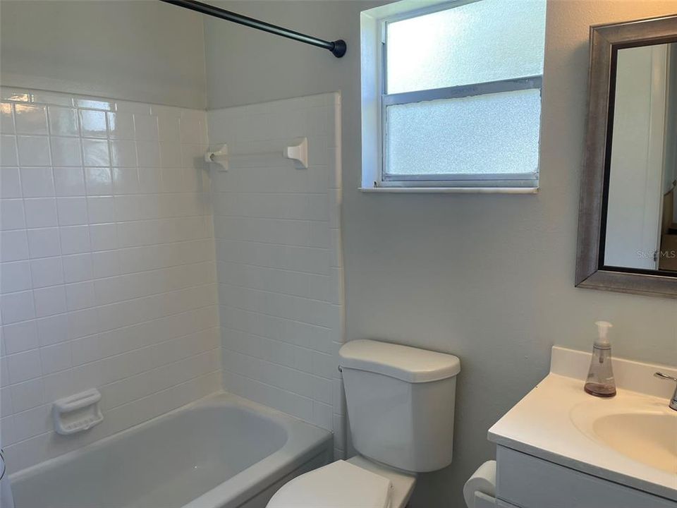 Active With Contract: $2,275 (3 beds, 2 baths, 1223 Square Feet)