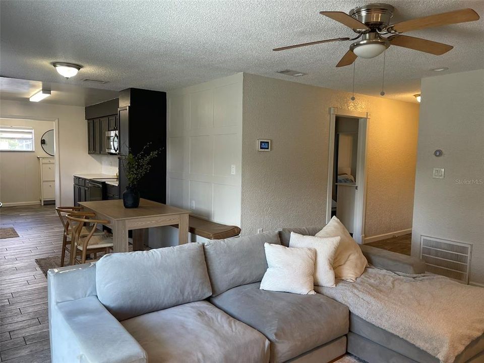 Active With Contract: $2,275 (3 beds, 2 baths, 1223 Square Feet)