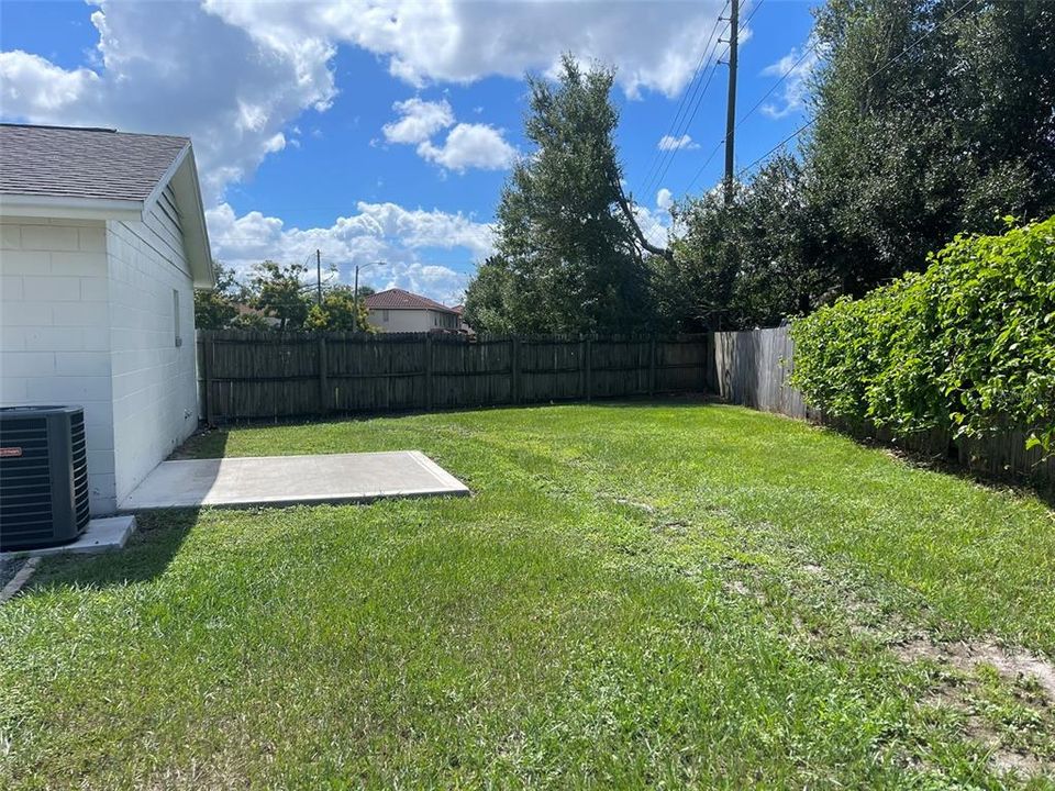 Active With Contract: $2,275 (3 beds, 2 baths, 1223 Square Feet)