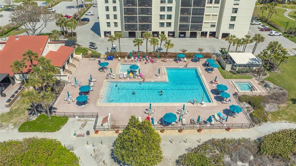 For Sale: $480,000 (2 beds, 2 baths, 1068 Square Feet)