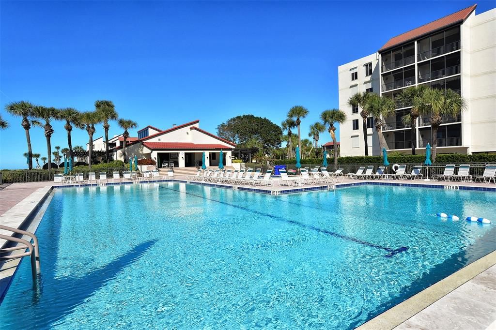 For Sale: $480,000 (2 beds, 2 baths, 1068 Square Feet)