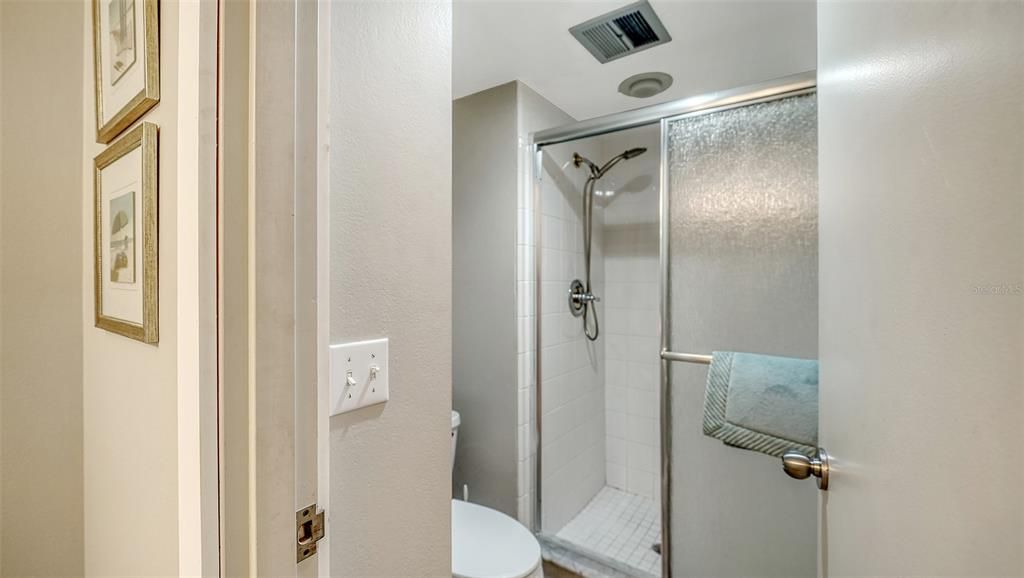 For Sale: $480,000 (2 beds, 2 baths, 1068 Square Feet)