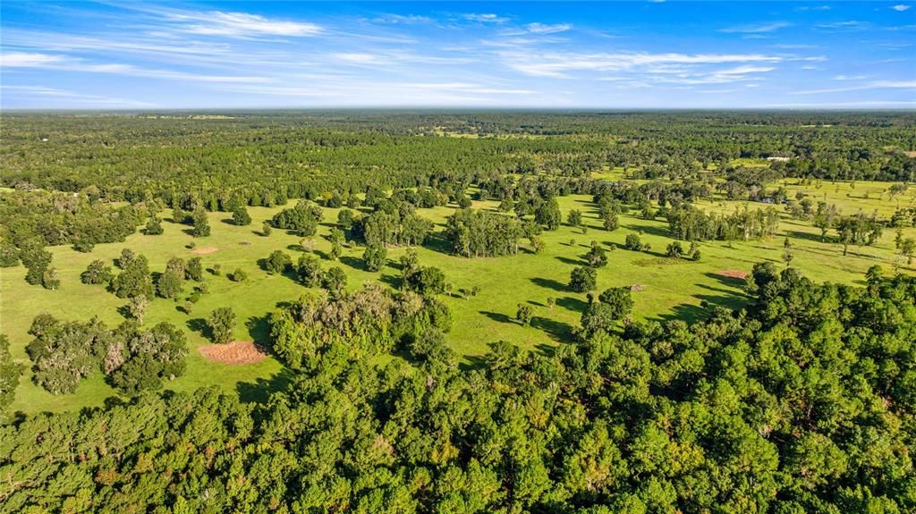 На продажу: $3,700,000 (200.90 acres)