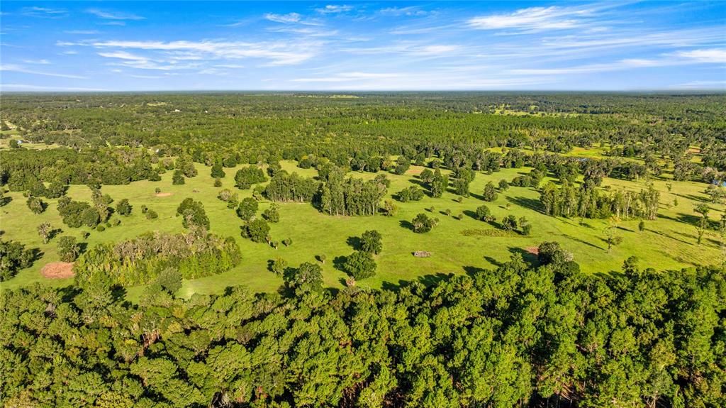 На продажу: $3,700,000 (200.90 acres)